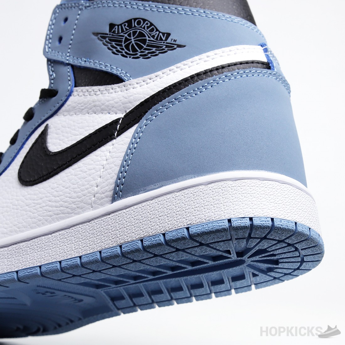 snipes jordan 1 university blue